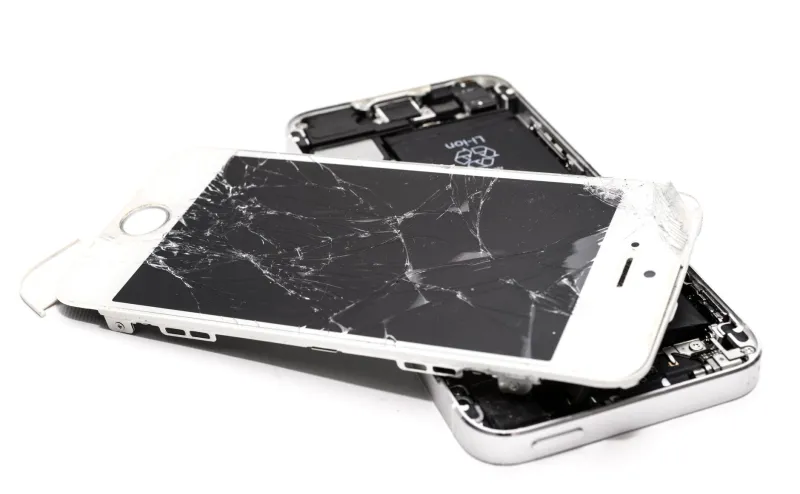 iPhone Unlock Price Roulette: Why Unlocking the Same Phone Can Cost £0 or £500 Depending on Who You Ask